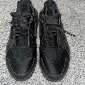 Nike Black Huarache’s